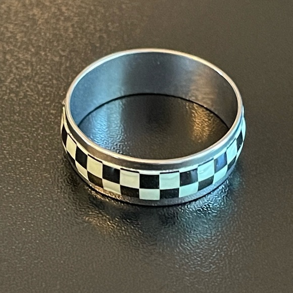 Glow in the dark race track ring size 11.5 - Picture 1 of 10